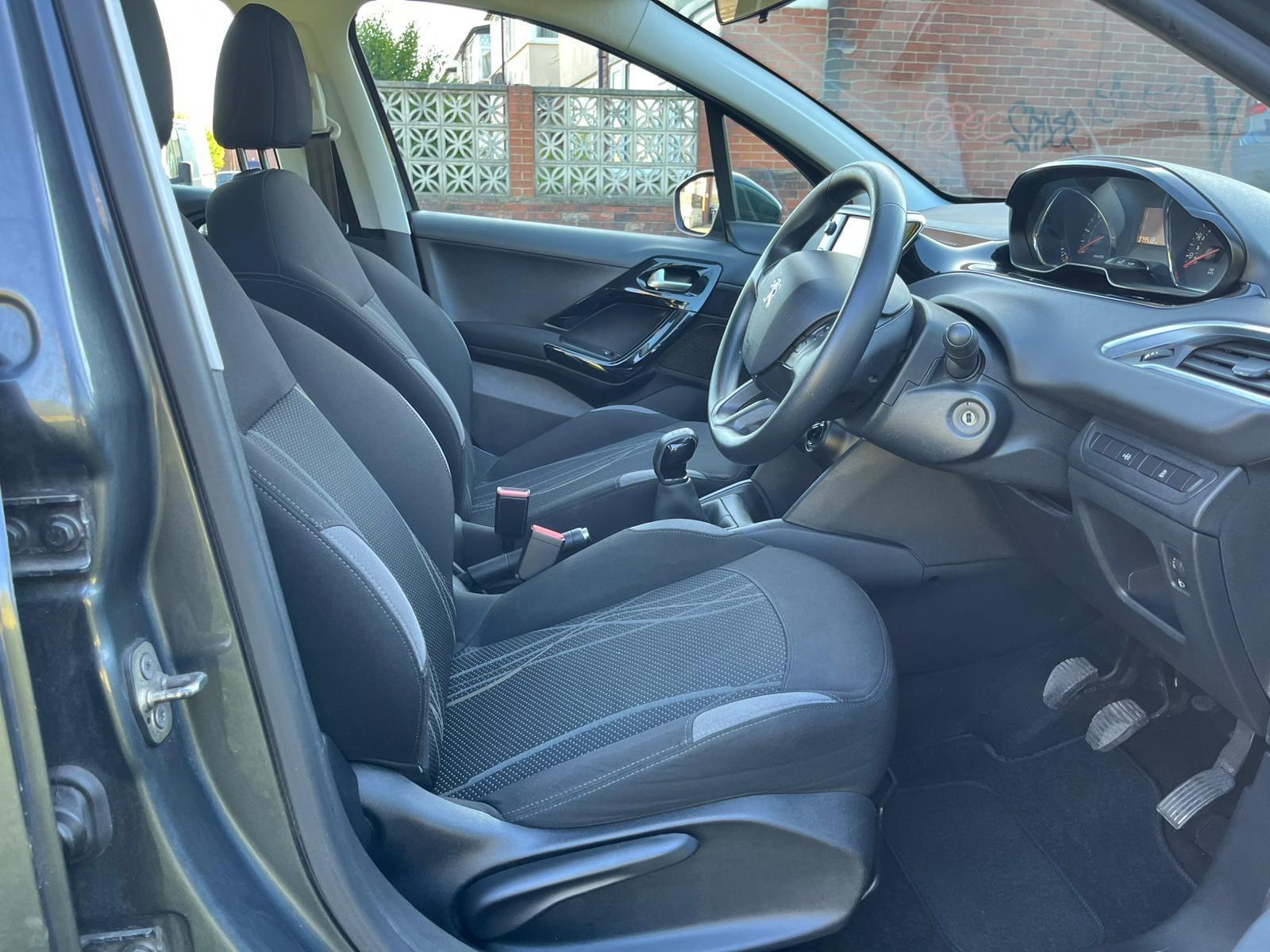 Peugeot 208 - Image 12