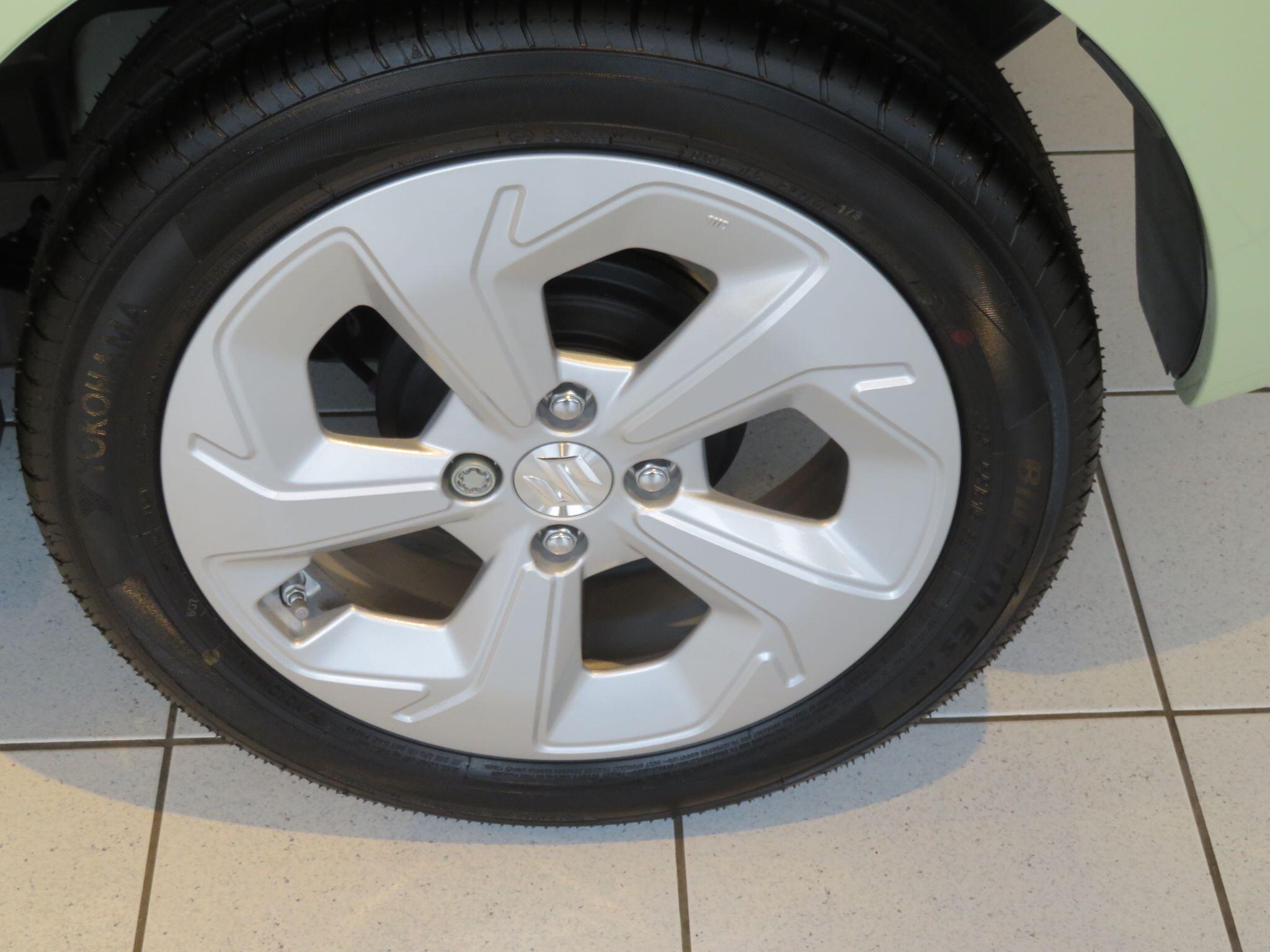 Suzuki Swift - Image 12