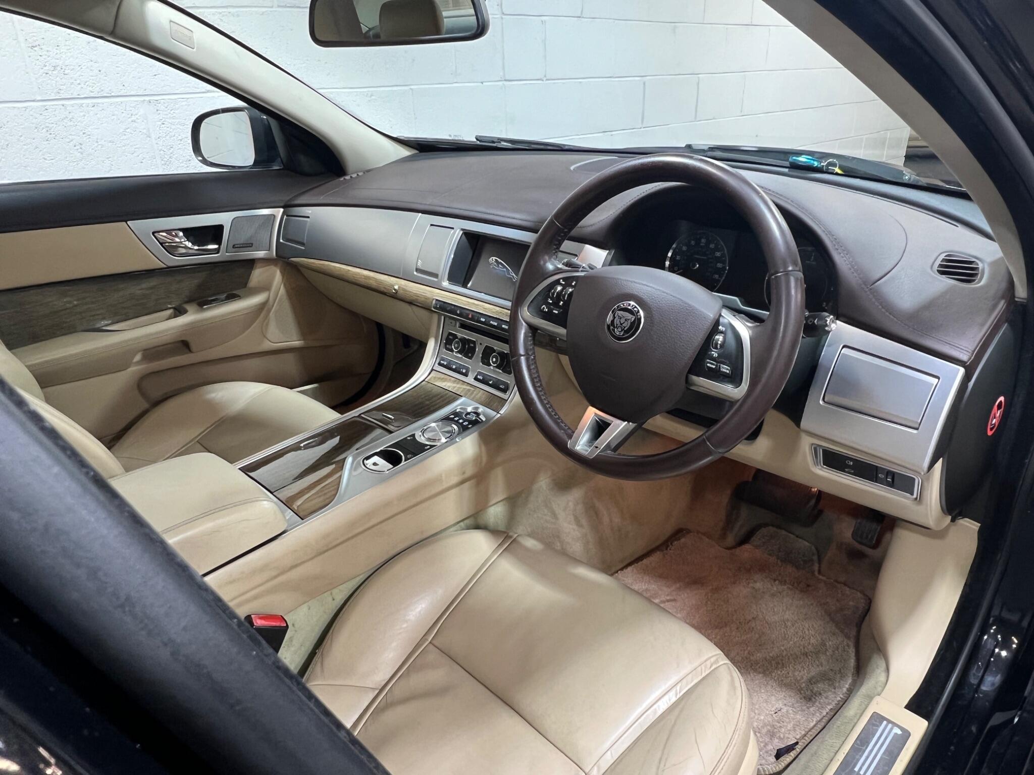 Jaguar XF - Image 8