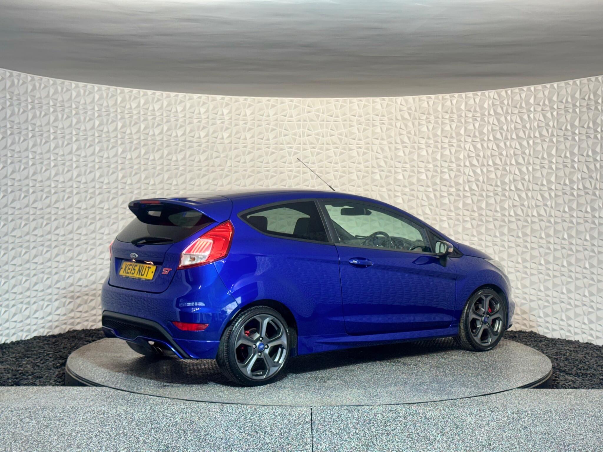 Ford Fiesta - Image 9