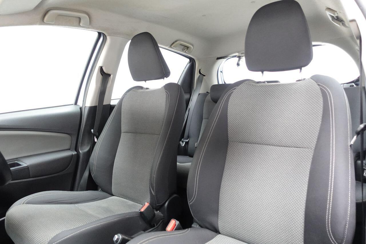 Toyota Yaris - Image 12