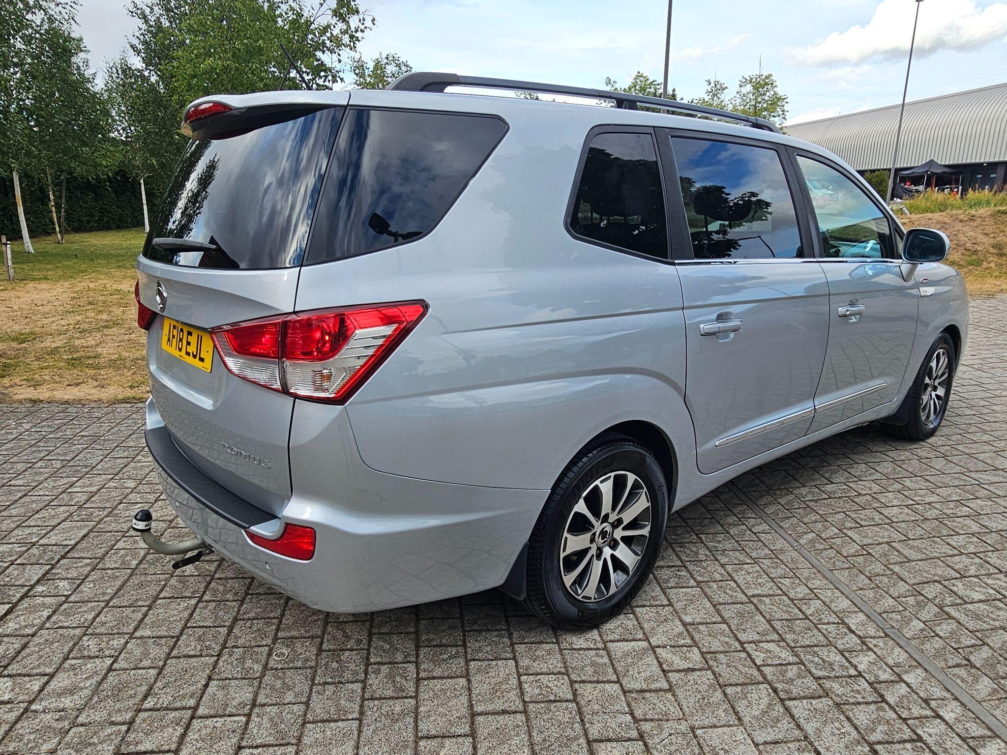 Ssangyong Turismo - Image 9
