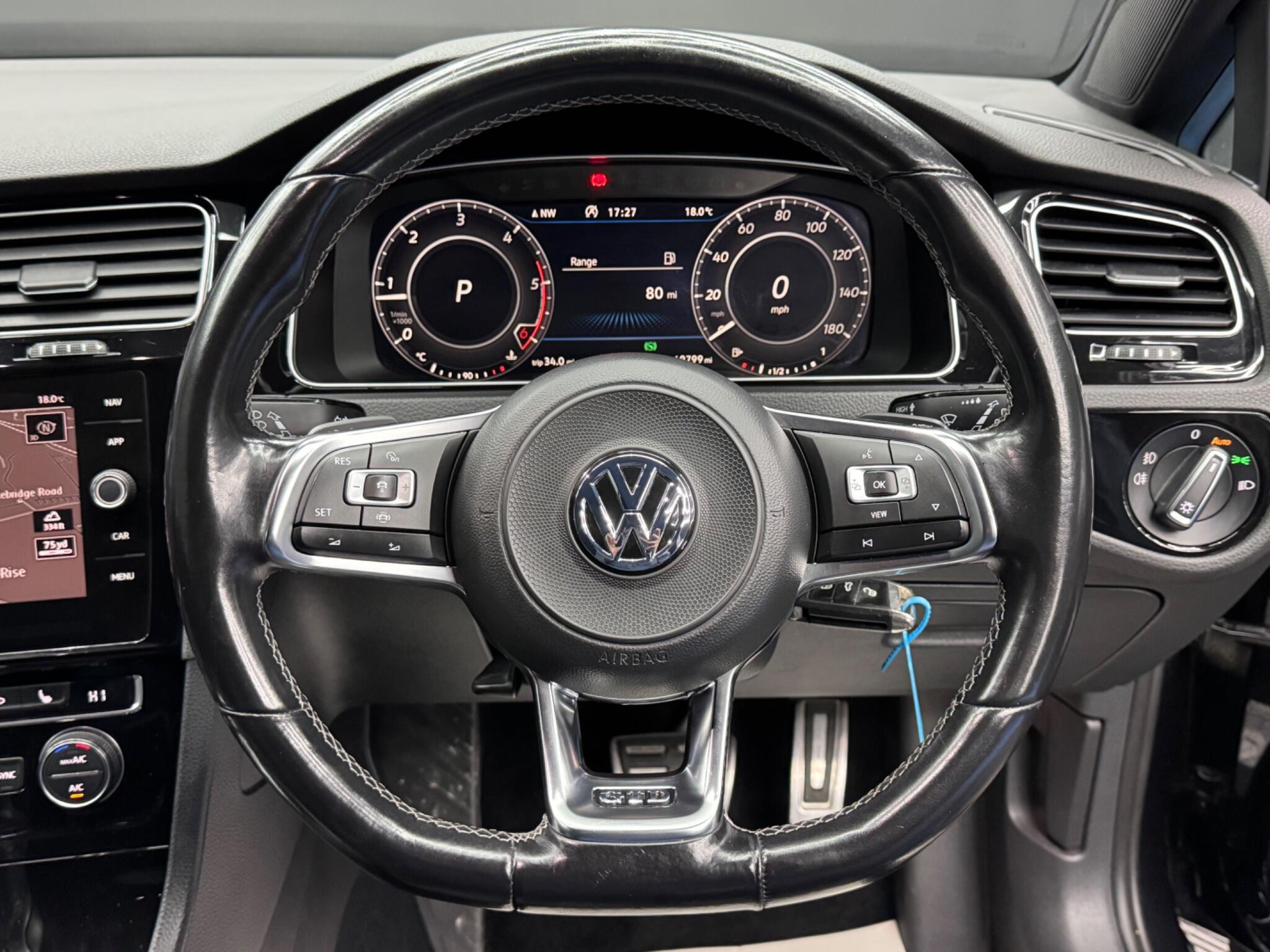 Volkswagen Golf - Image 18