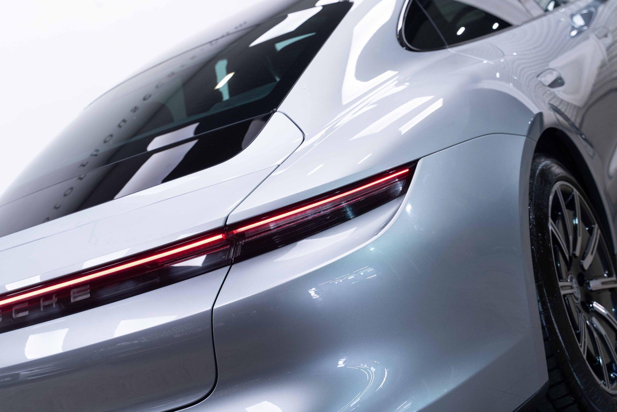 Porsche Taycan - Image 38