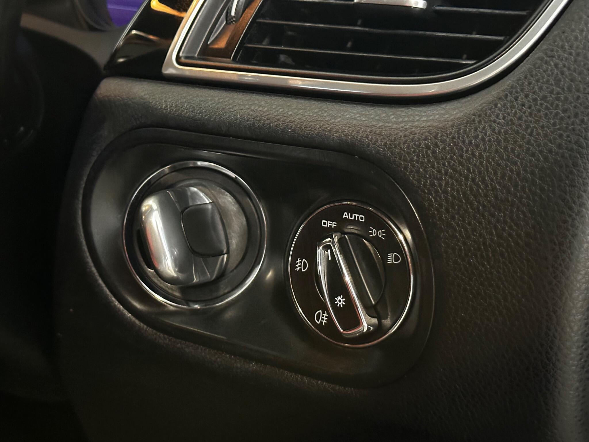 Porsche Macan - Image 12