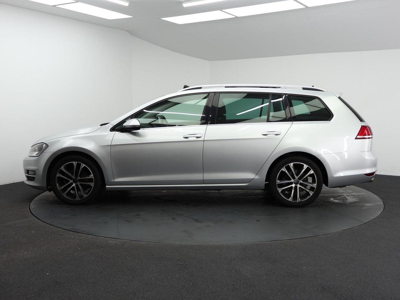 Volkswagen Golf - Image 8