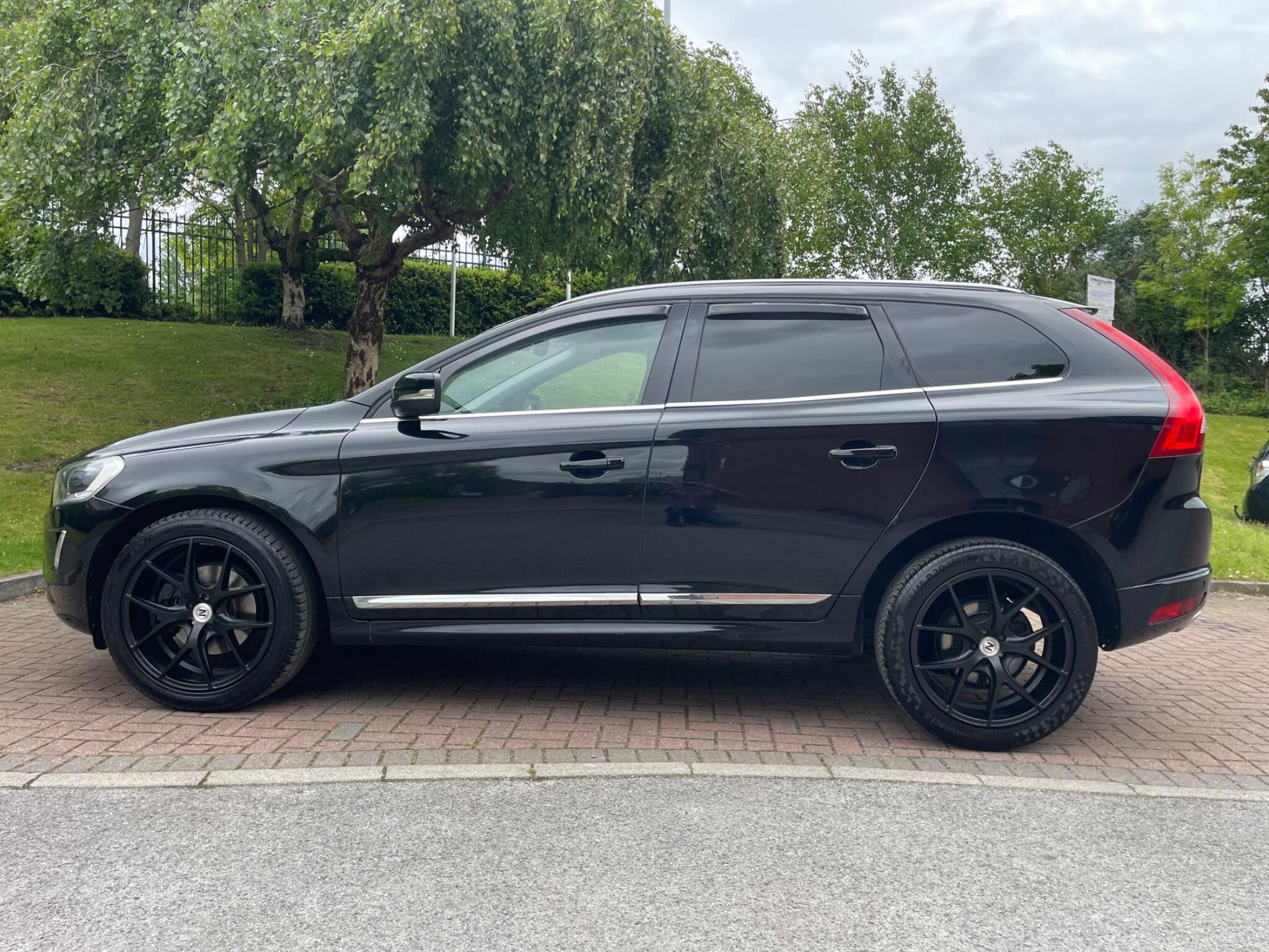 Volvo XC60 - Image 8