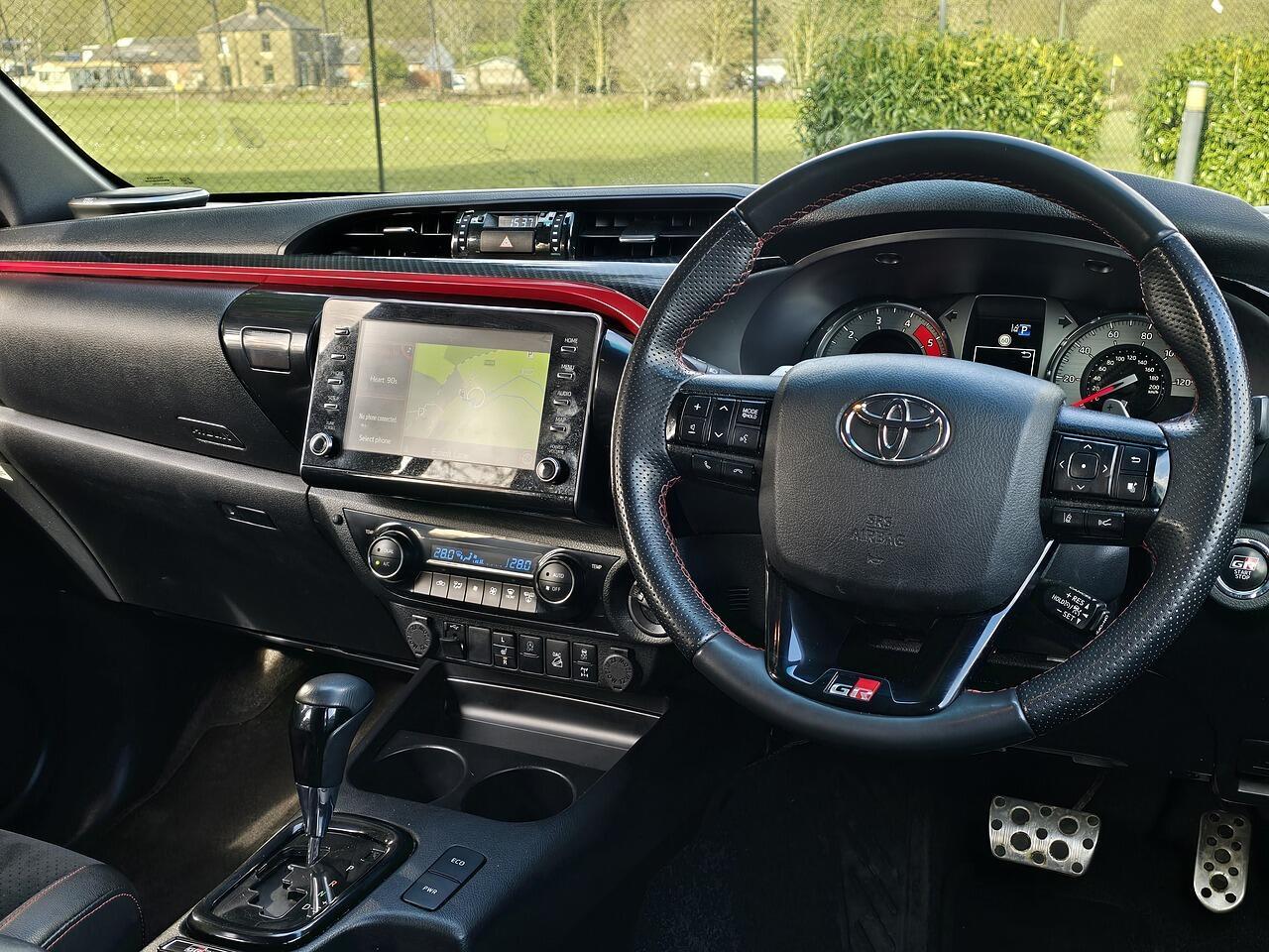 Toyota Hilux - Image 16