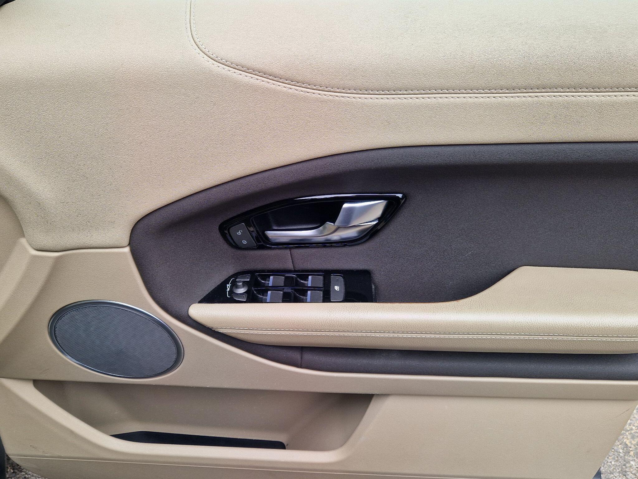 Land Rover Range Rover Evoque - Image 30