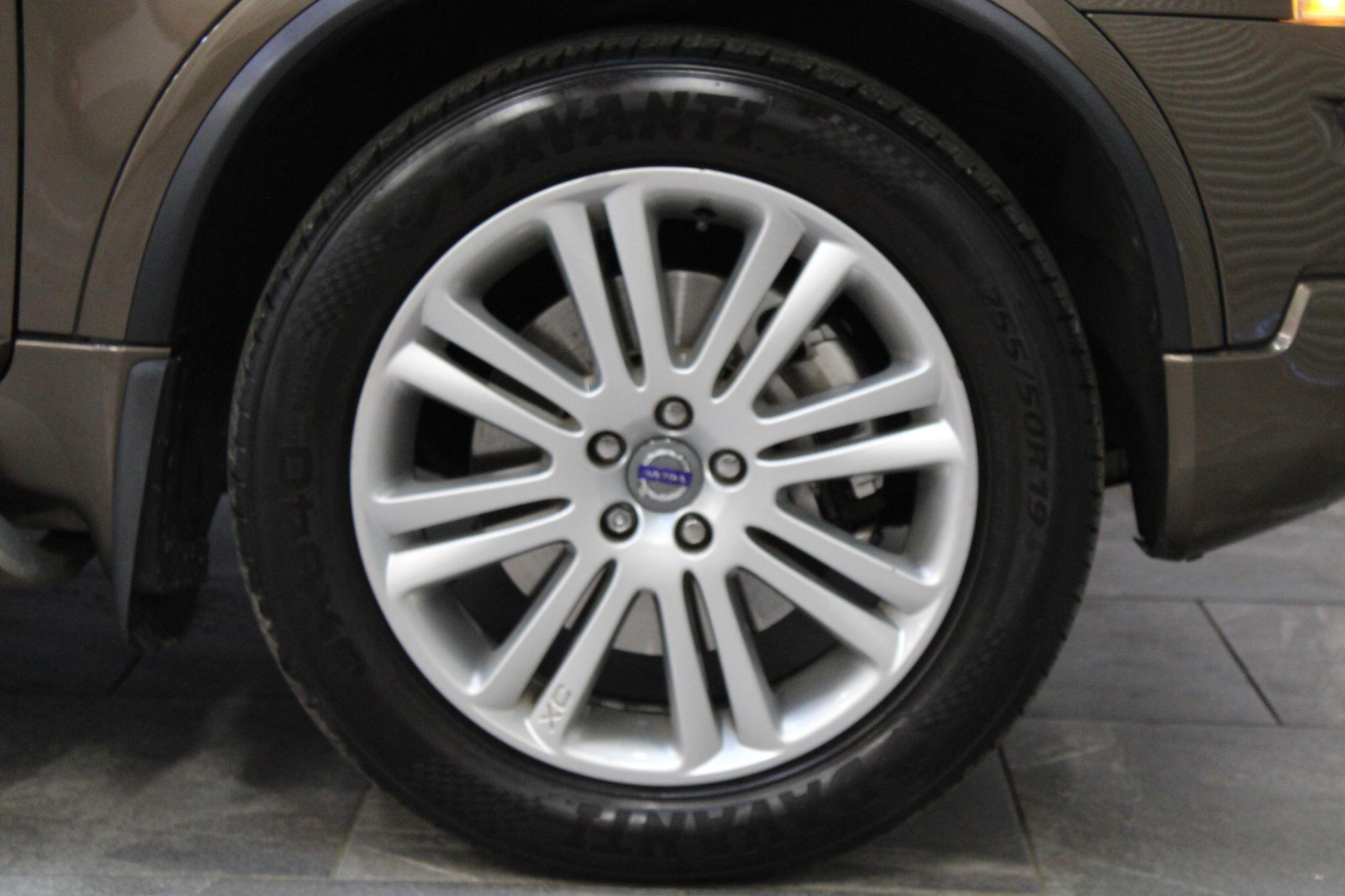 Volvo XC90 - Image 9