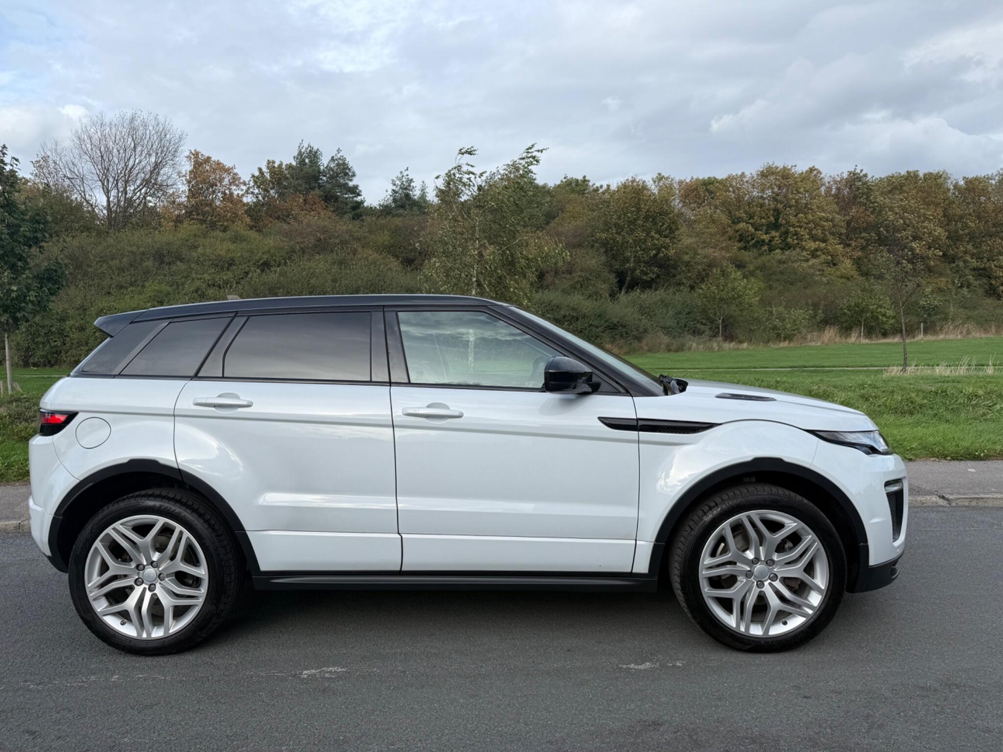 Land Rover Range Rover Evoque - Image 2