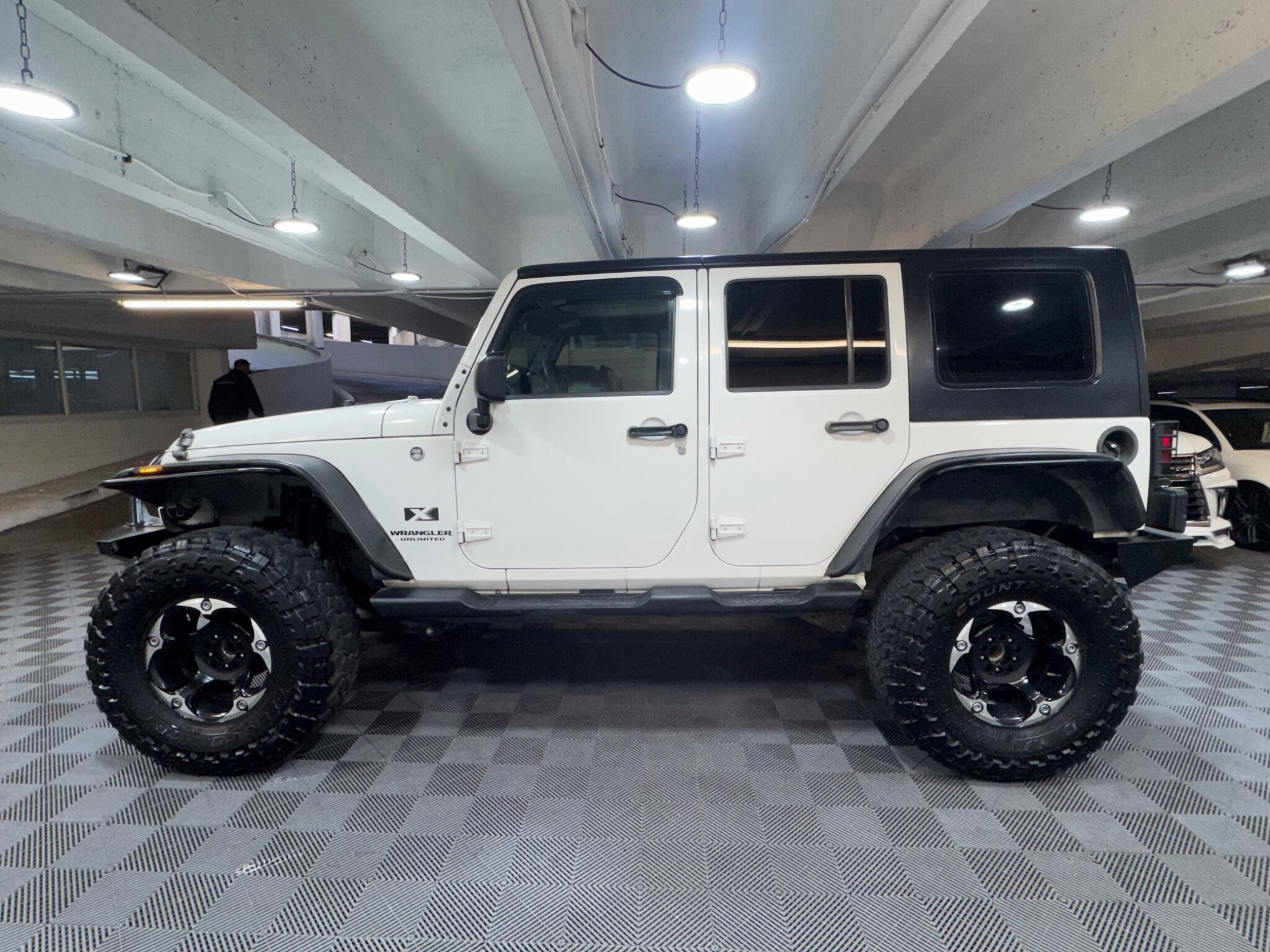 Jeep Wrangler - Image 2