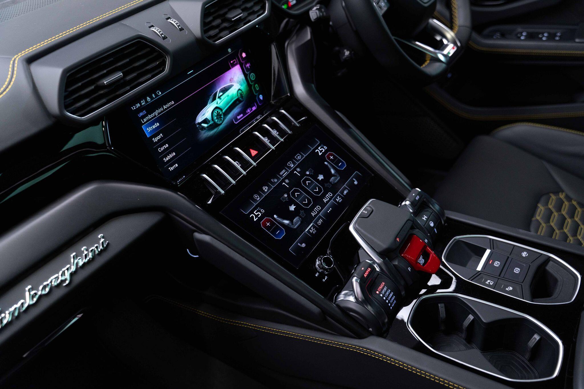 Lamborghini Urus - Image 10