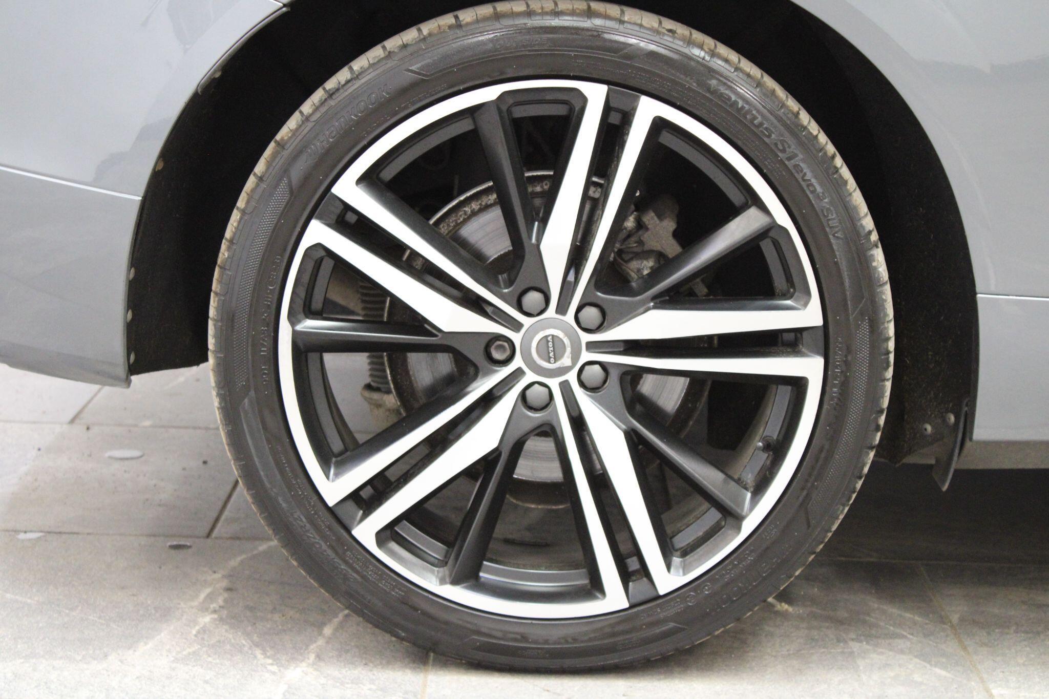 Volvo XC60 - Image 10