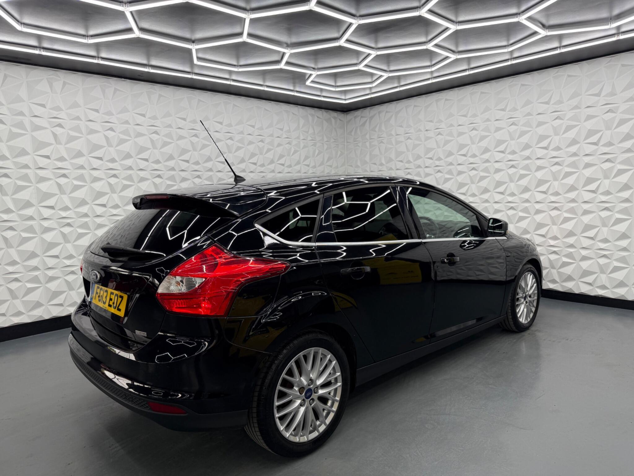 Ford Focus - Image 14
