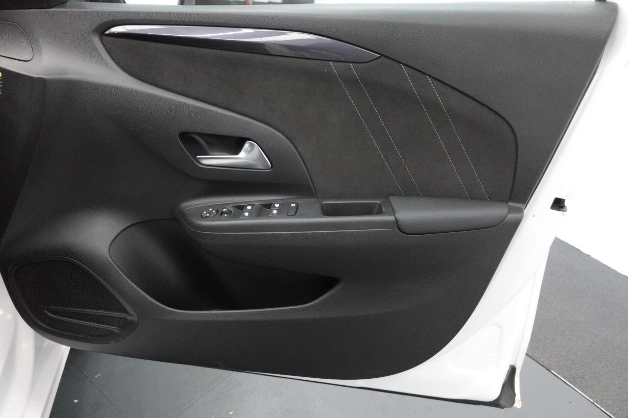 Vauxhall Corsa - Image 17