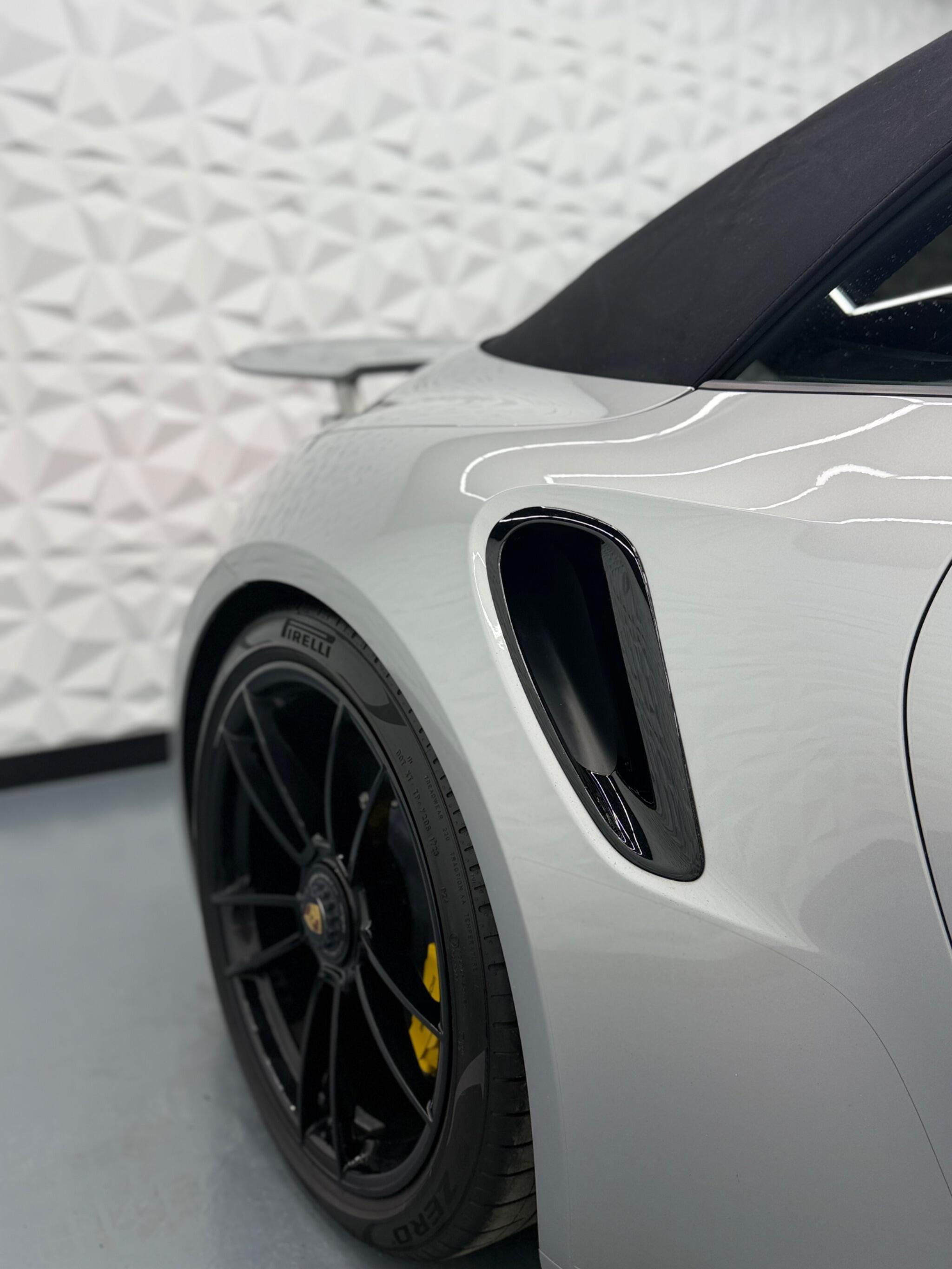 Porsche 911 - Image 14