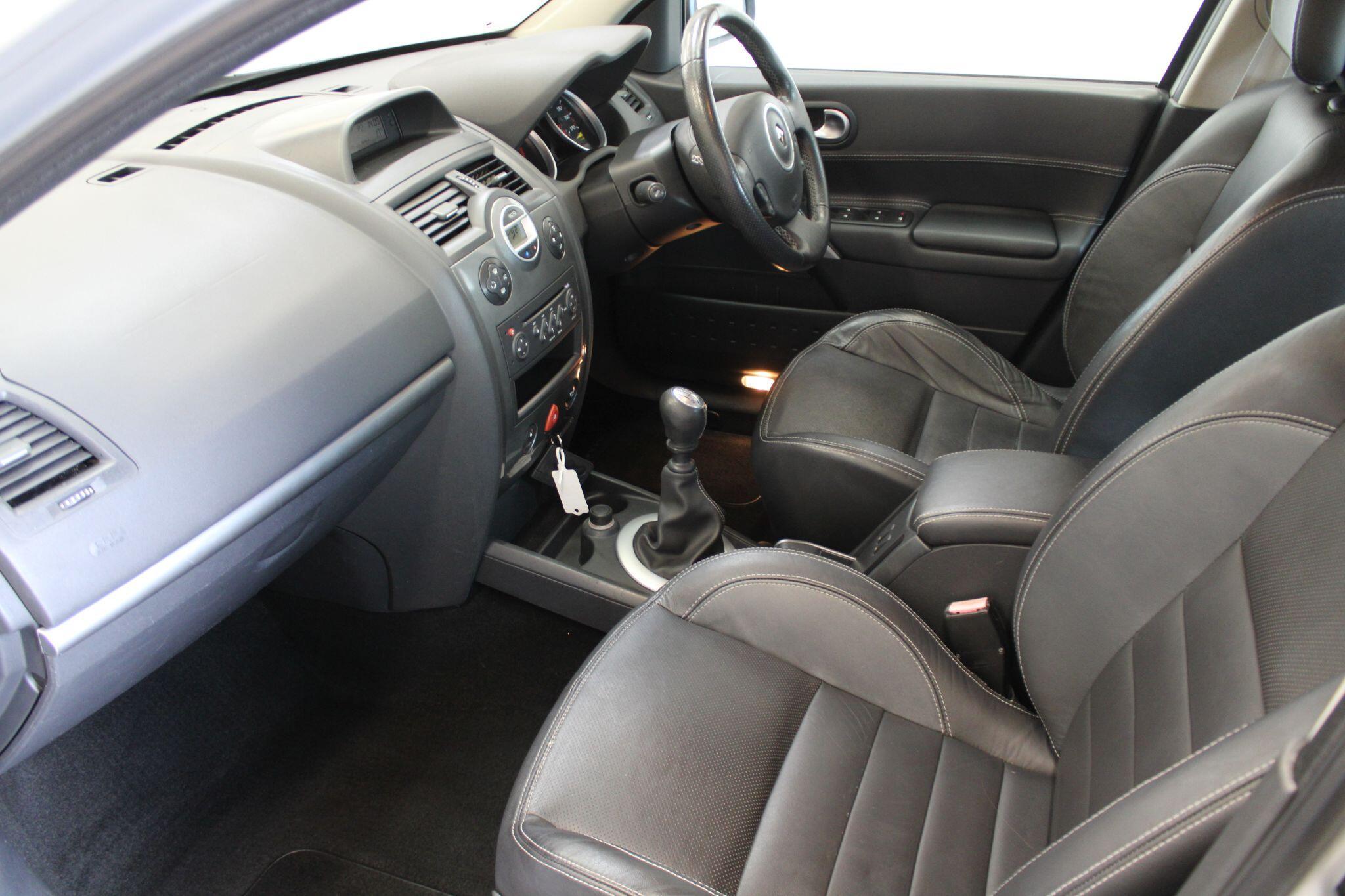 Renault Megane - Image 42