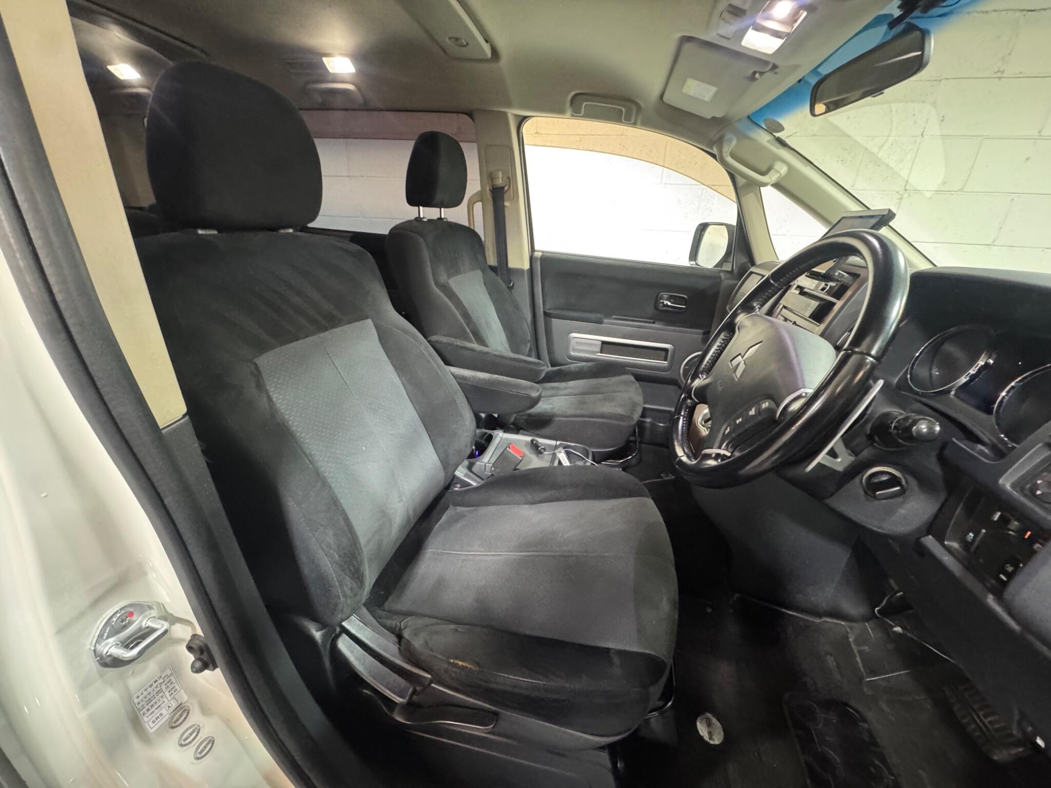 Mitsubishi Delica - Image 8