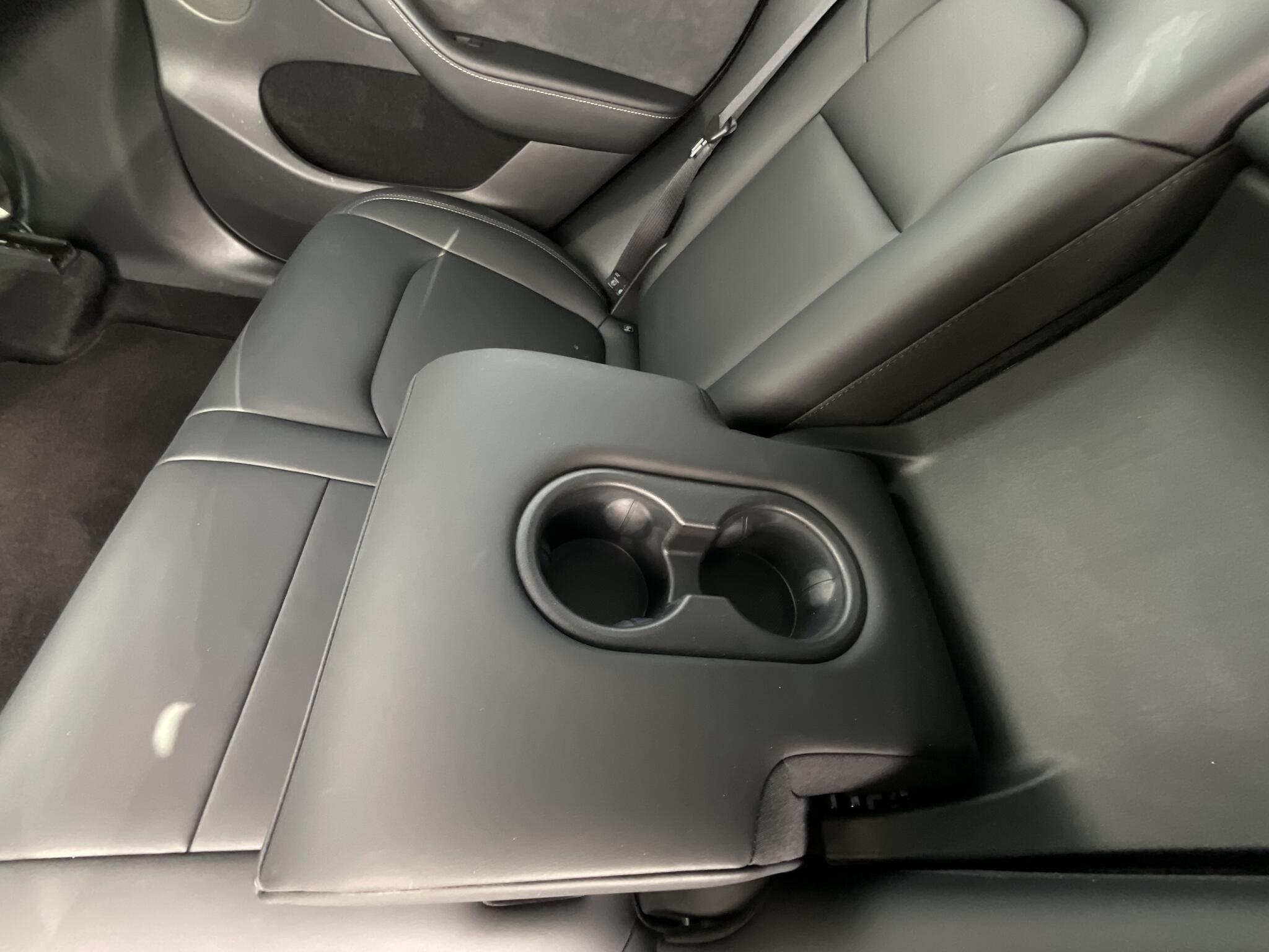 Tesla Model Y - Image 16