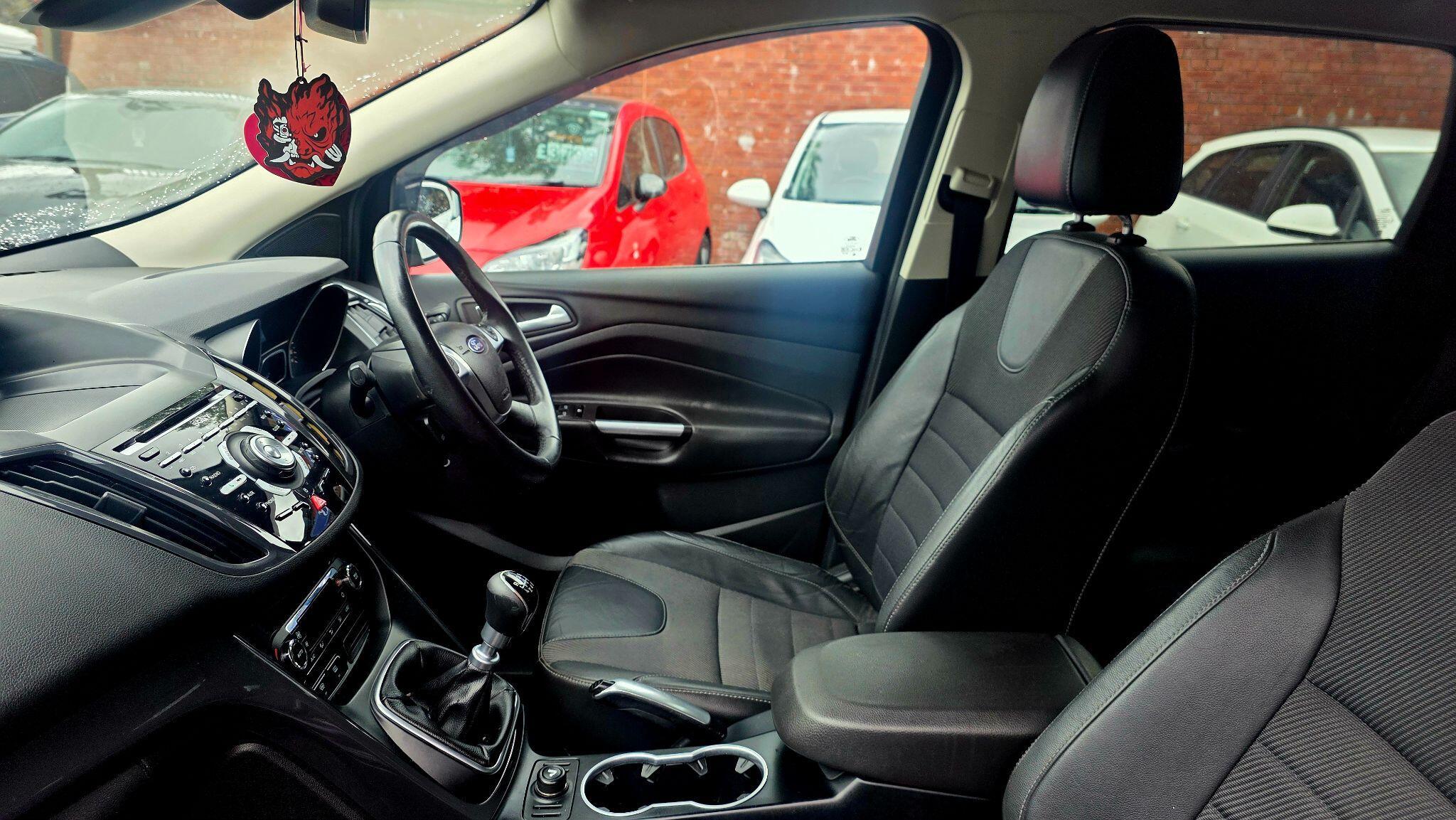 Ford Kuga - Image 14