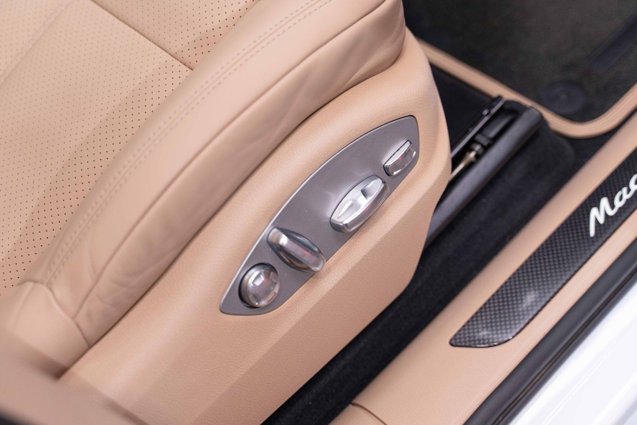 Porsche Macan - Image 25
