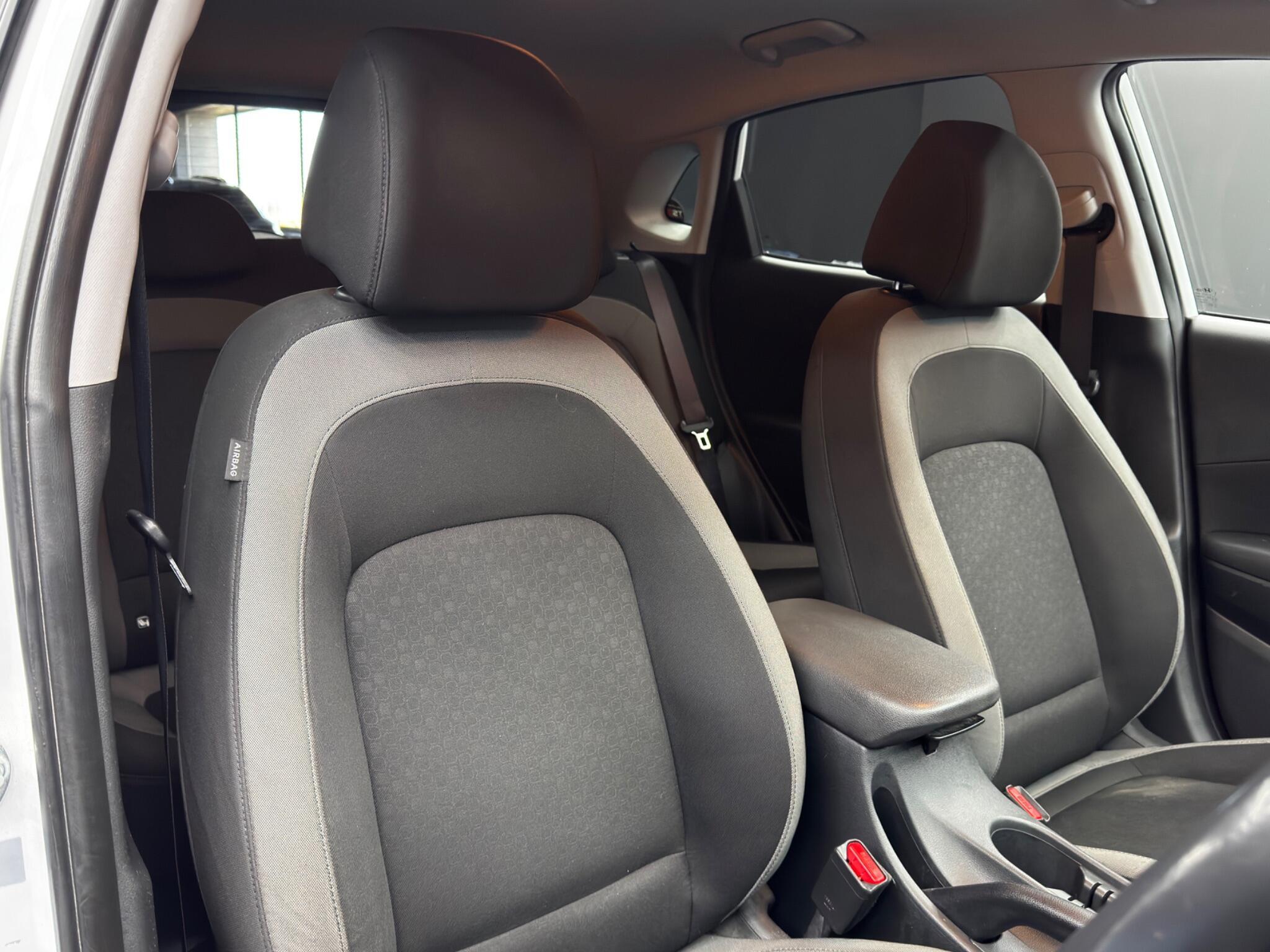 Hyundai Kona - Image 12