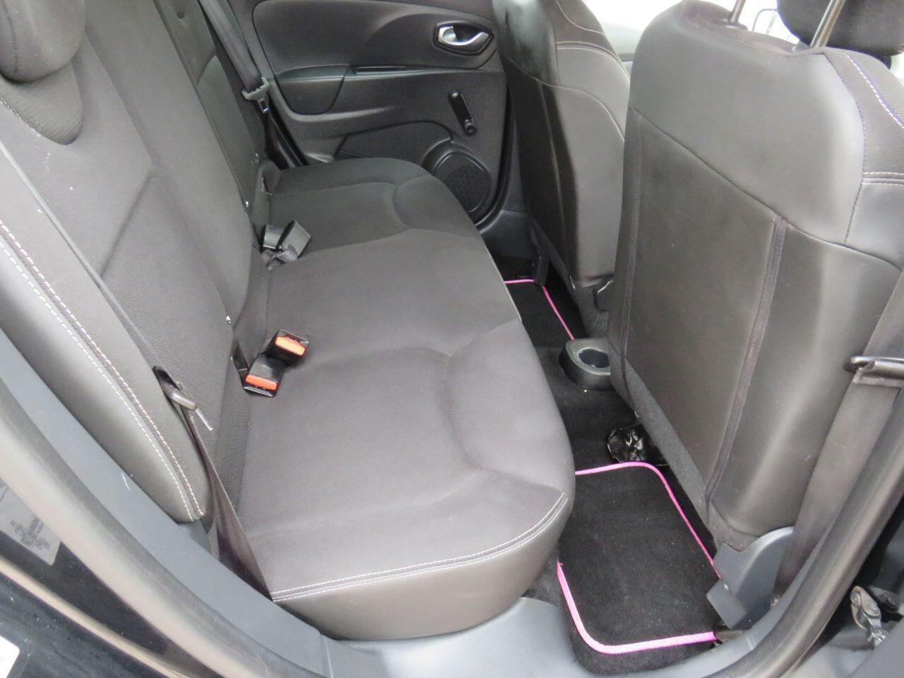 Renault Clio - Image 8