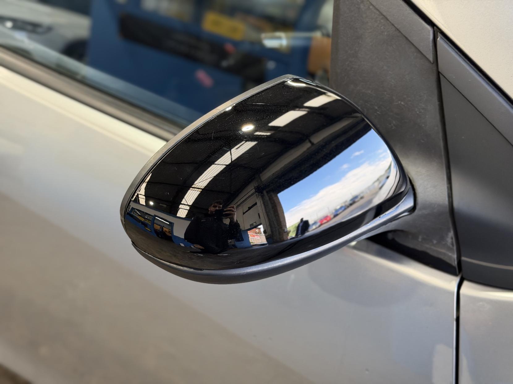 Mazda MAZDA2 - Image 10
