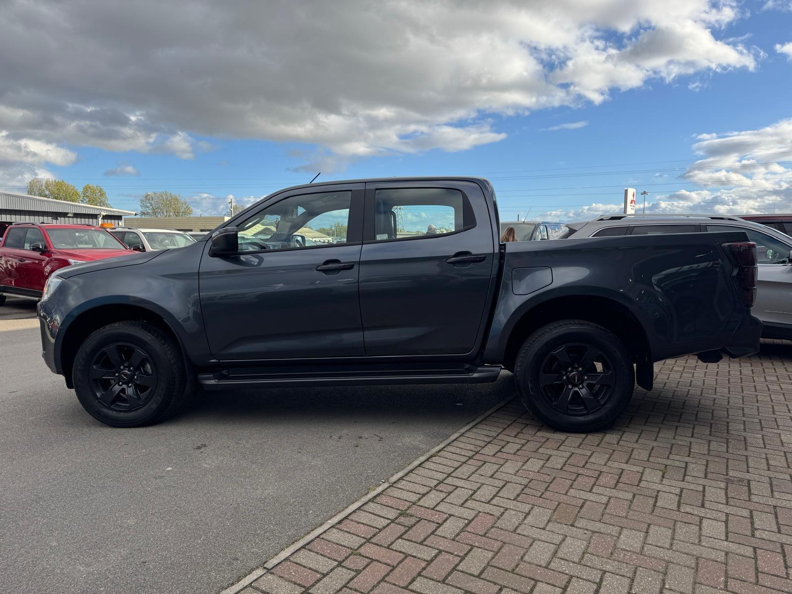 Isuzu D-MAX - Image 3