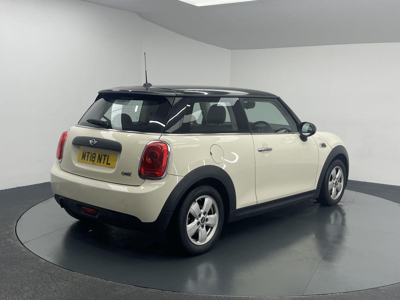 MINI Hatch - Image 11