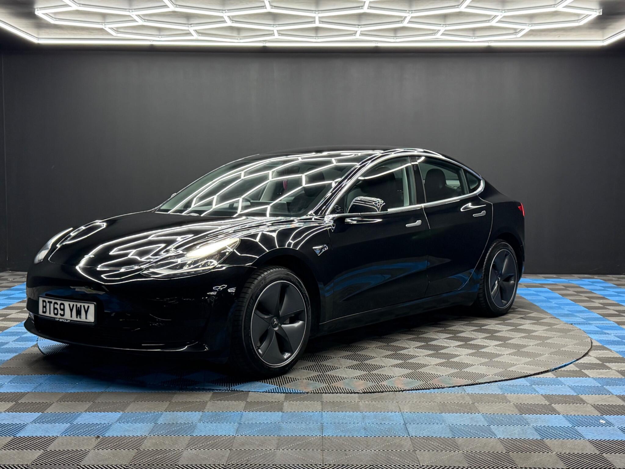 Tesla Model 3 - Image 3