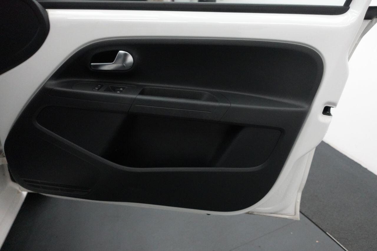Volkswagen up! - Image 17