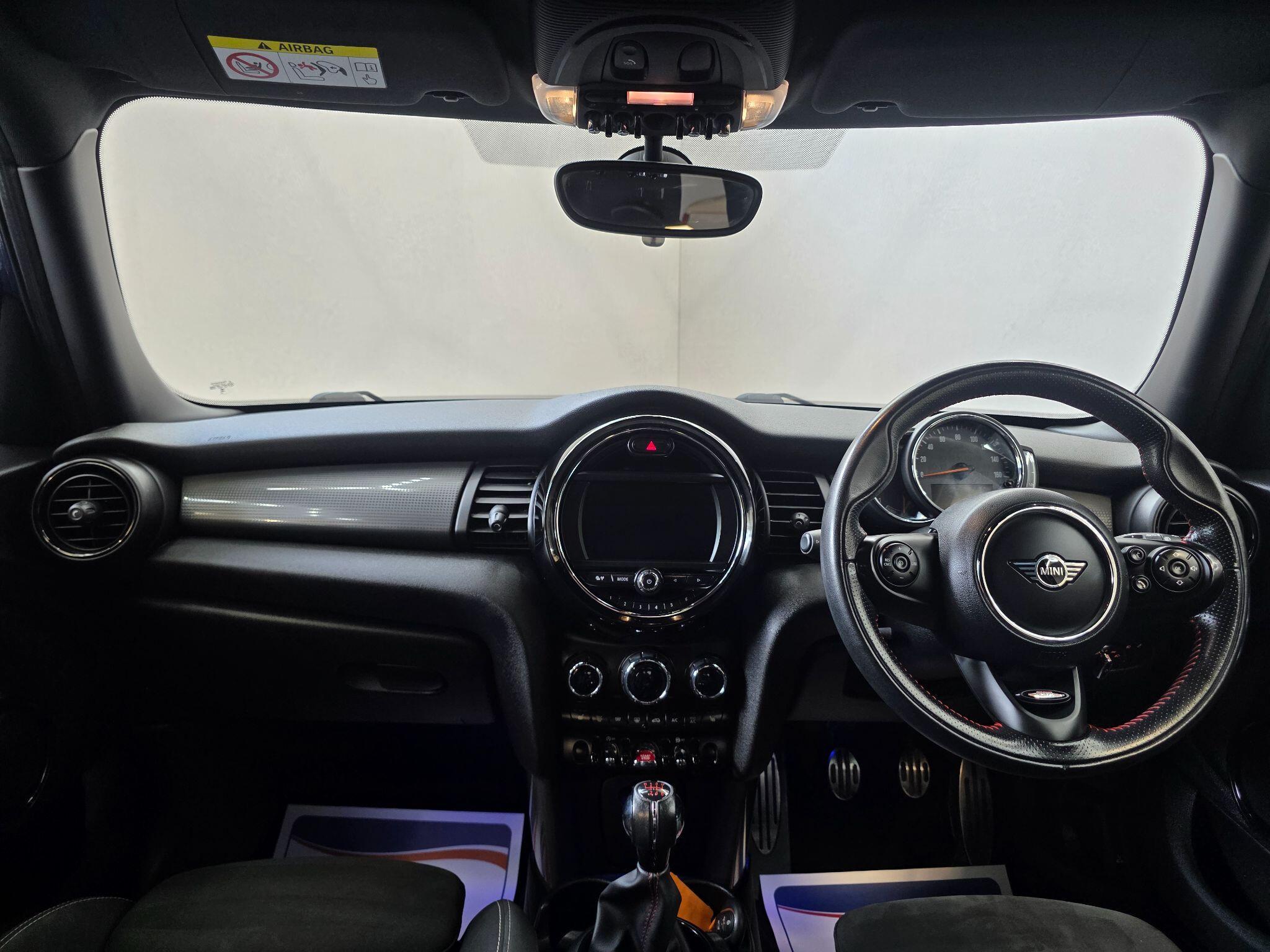 MINI Hatch - Image 15