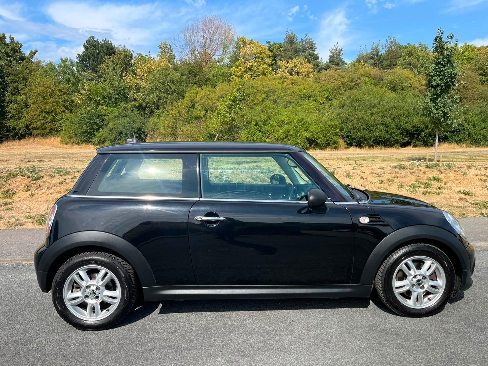 MINI Hatch - Image 2