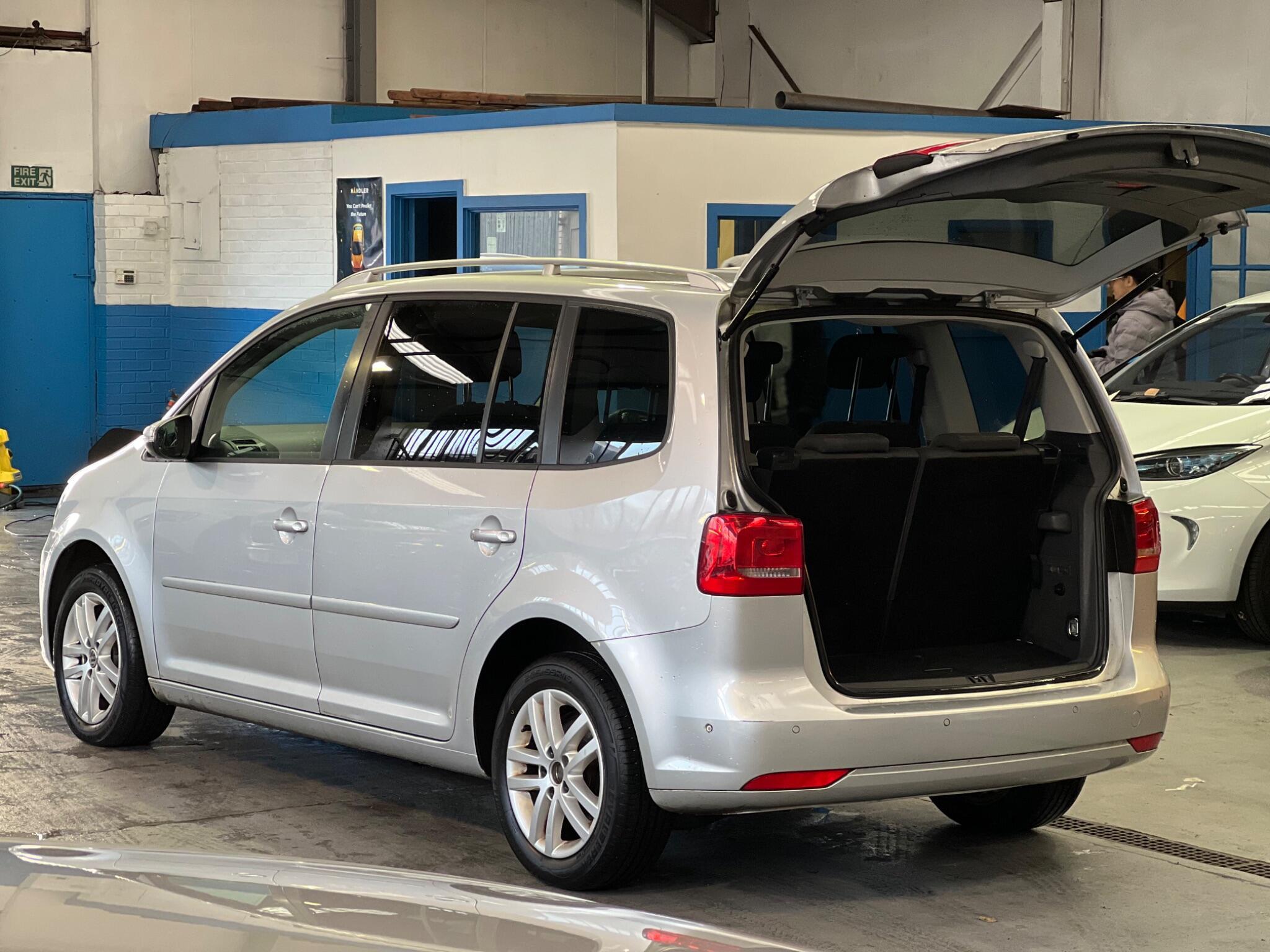 Volkswagen Touran - Image 9