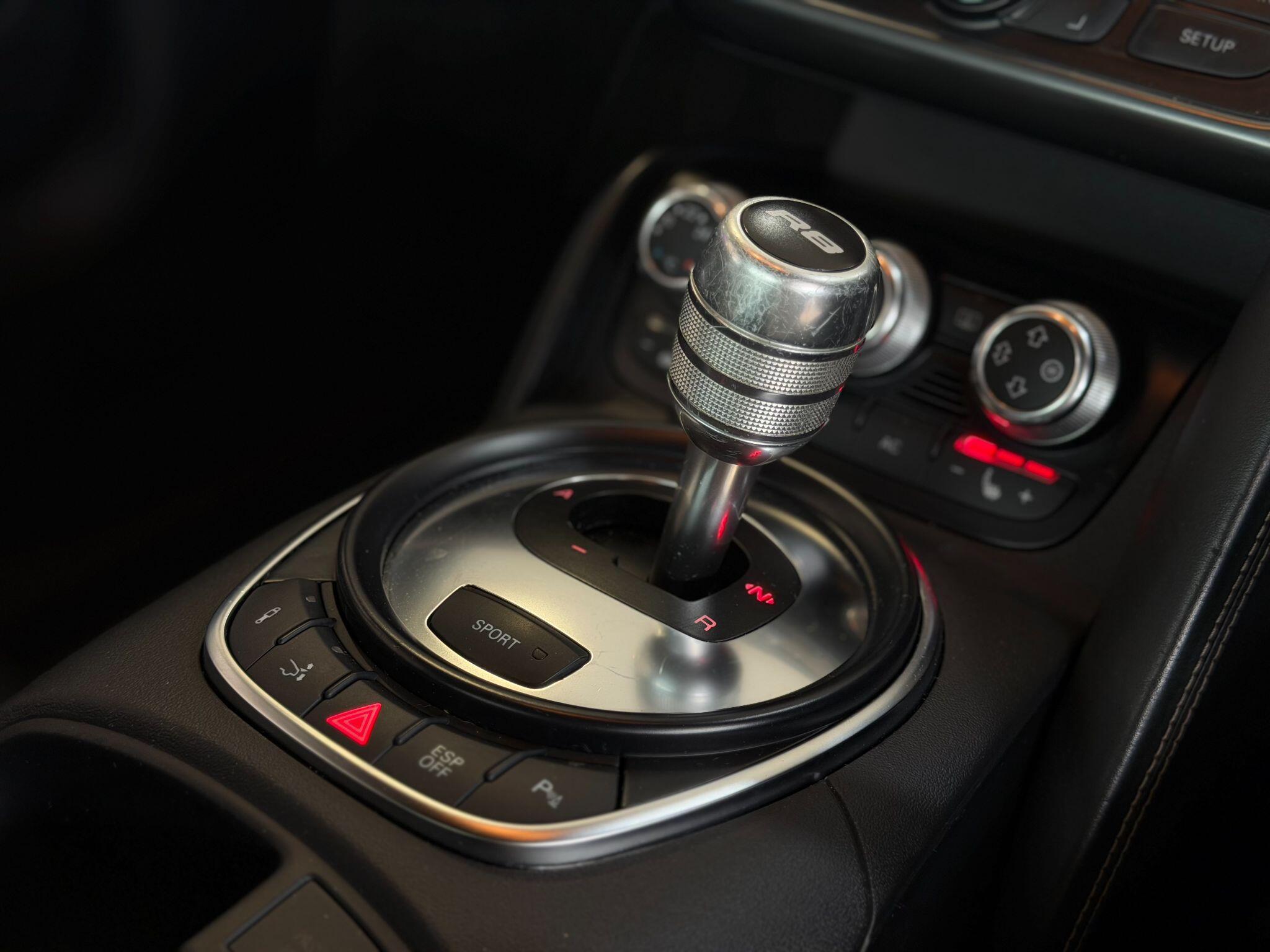 Audi R8 - Image 3