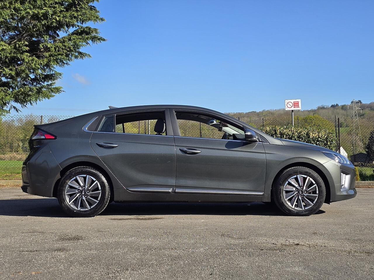 Hyundai Ioniq - Image 9