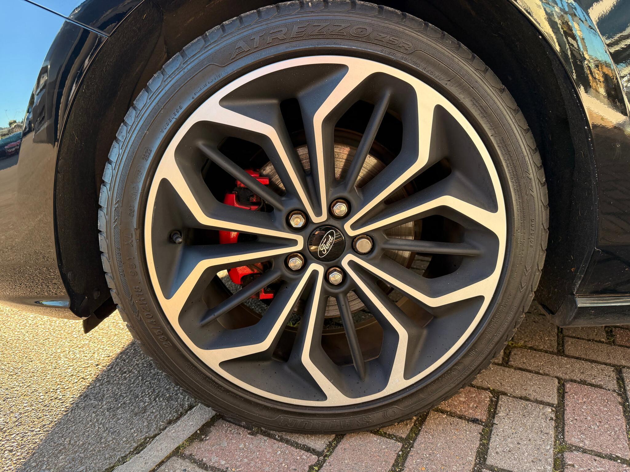 Ford Focus - Image 10