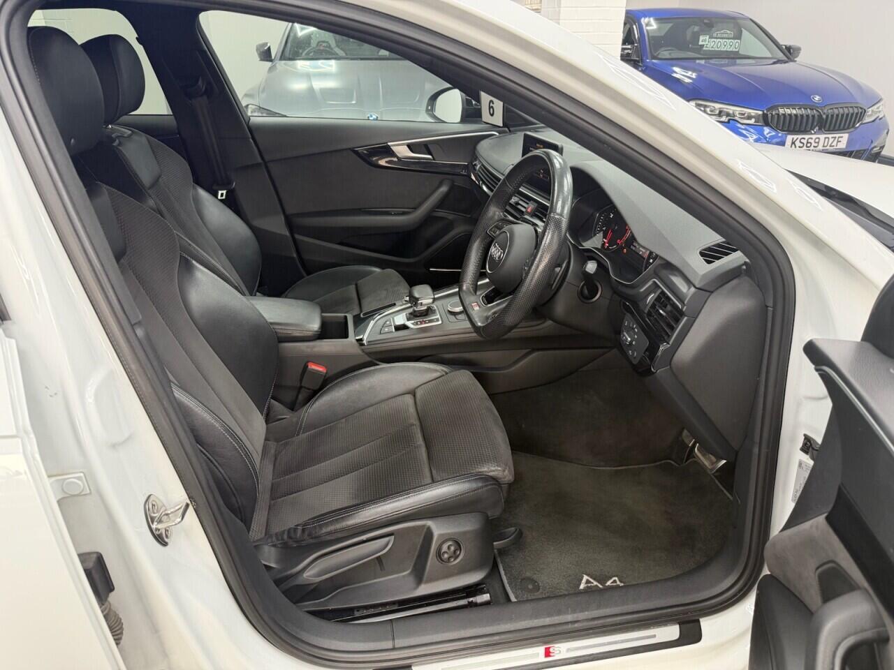 Audi A4 - Image 13