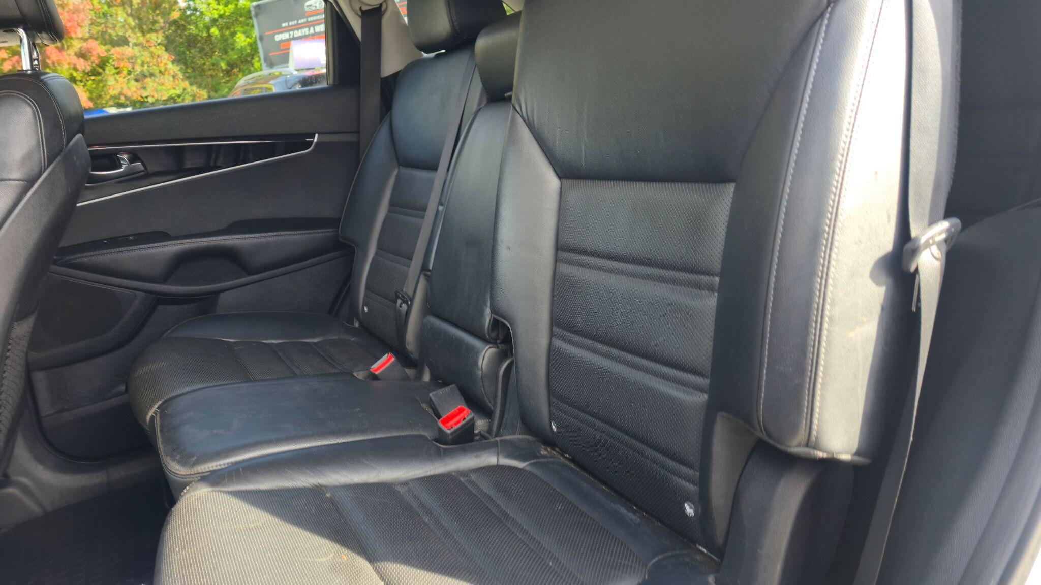 Kia Sorento - Image 16