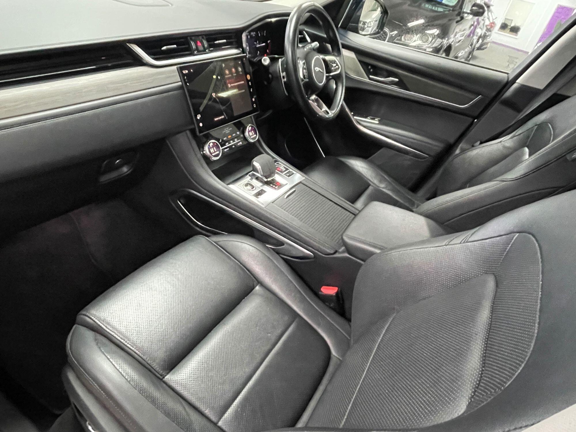 Jaguar F-Pace - Image 33