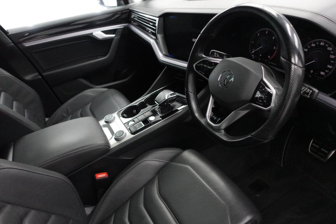 Volkswagen Touareg - Image 20