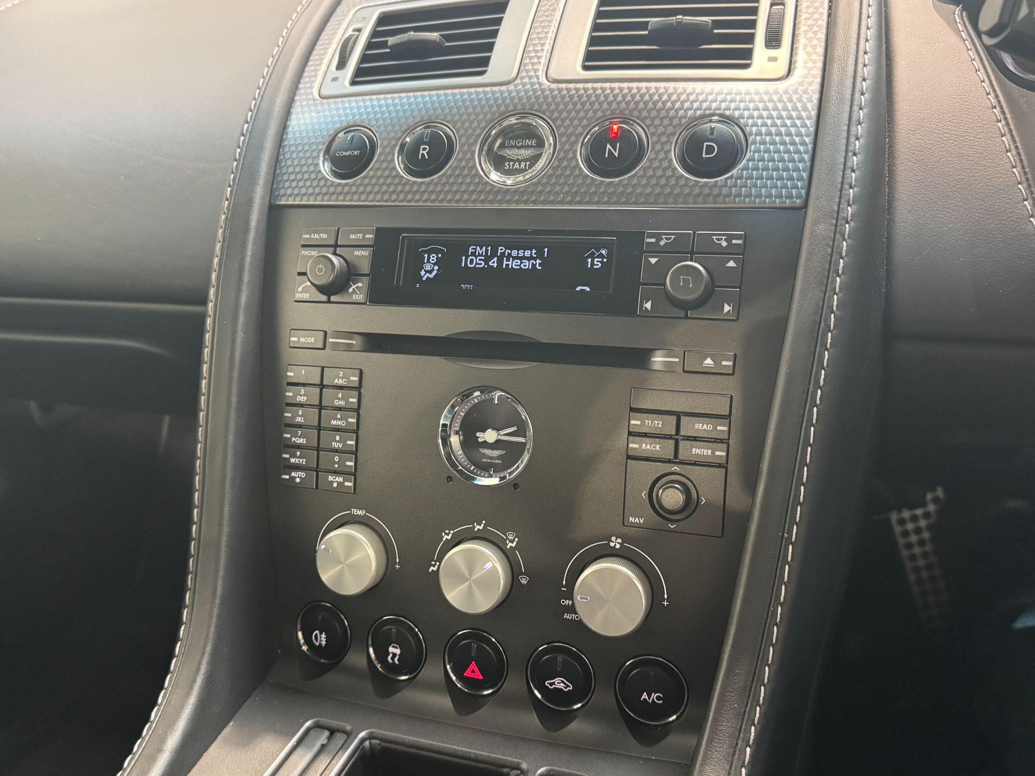 Aston Martin Vantage - Image 42