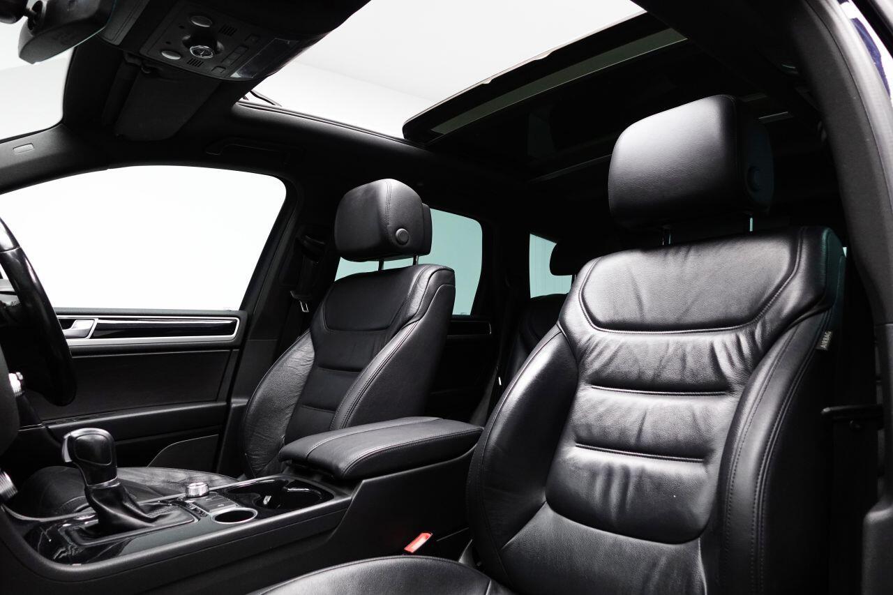 Volkswagen Touareg - Image 28