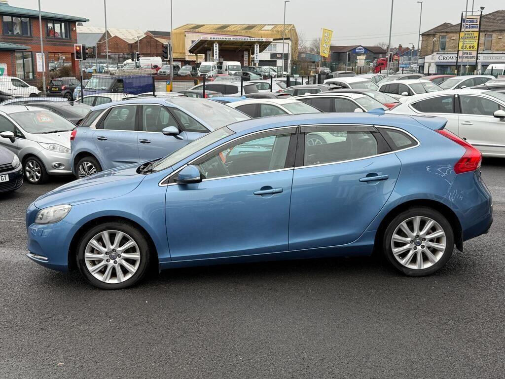 Volvo V40 - Image 15