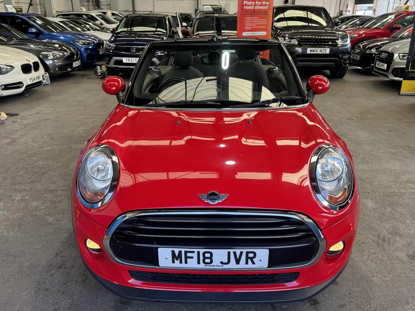 MINI Convertible - Image 3