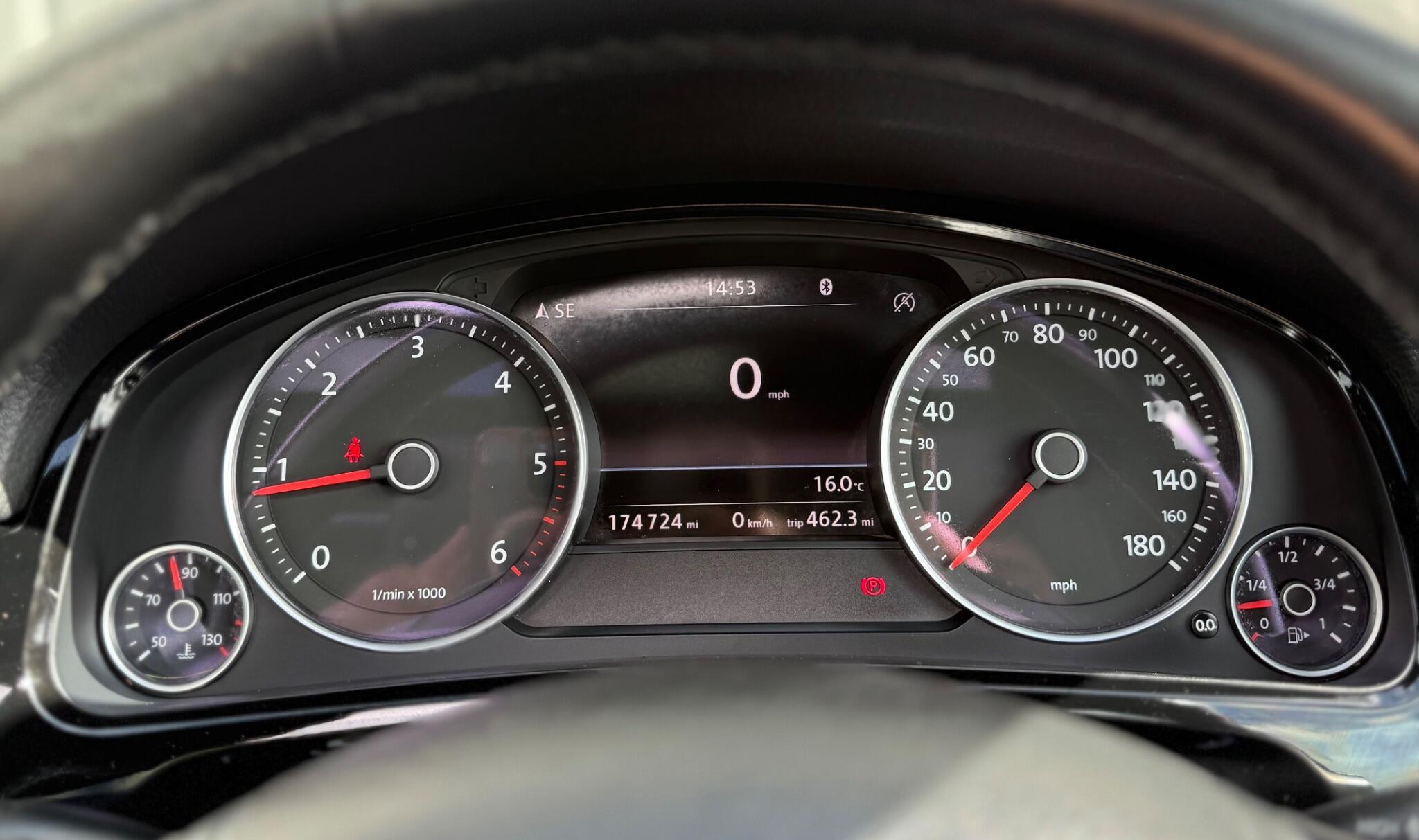 Volkswagen Touareg - Image 49