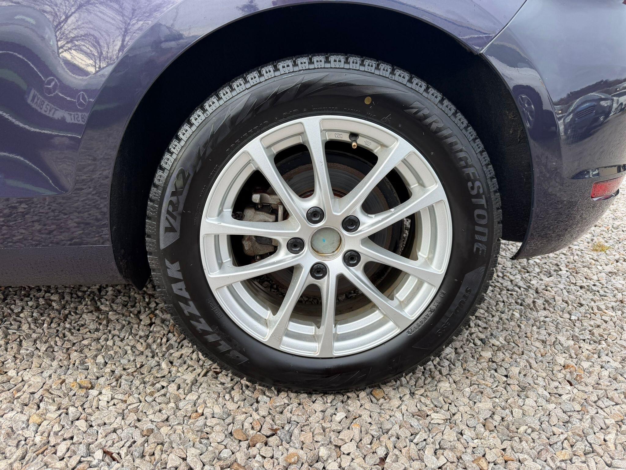 Volkswagen Golf - Image 20