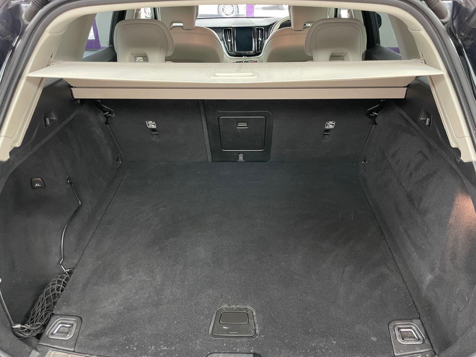 Volvo XC60 - Image 12